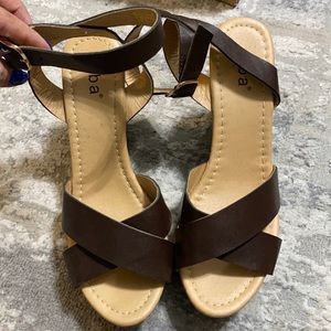 Brown women’s wedges
